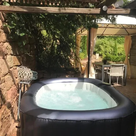 Naturhaeuschen Mit Kamin - Feuerschale - Garten - Mit Beheizbarem Gartenwhirlpool Tatil Evi Melsungen
