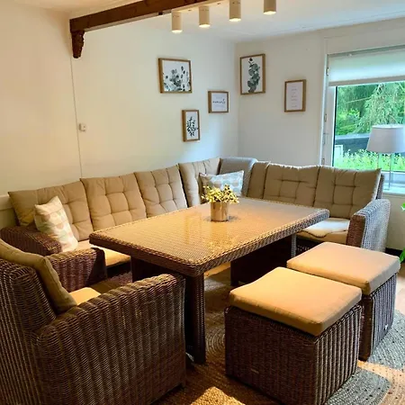 Naturhaeuschen Mit Kamin - Feuerschale - Garten - Mit Beheizbarem Gartenwhirlpool Dom wakacyjny