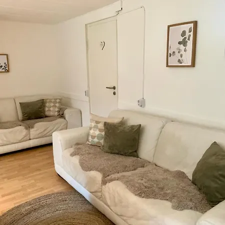 Naturhaeuschen Mit Kamin - Feuerschale - Garten - Mit Beheizbarem Gartenwhirlpool Dom wakacyjny