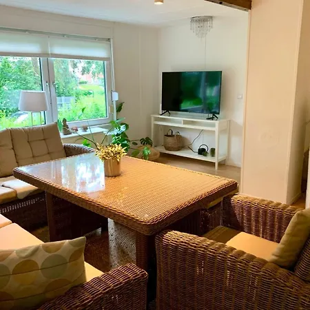 Dom wakacyjny Naturhaeuschen Mit Kamin - Feuerschale - Garten - Mit Beheizbarem Gartenwhirlpool *